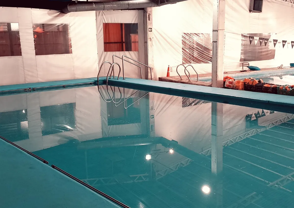 Pileta climatizada exclusiva para clases de aquagym en Acuática